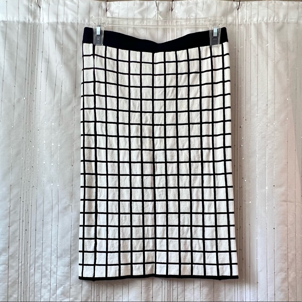 Black and white checkered pencil skirt